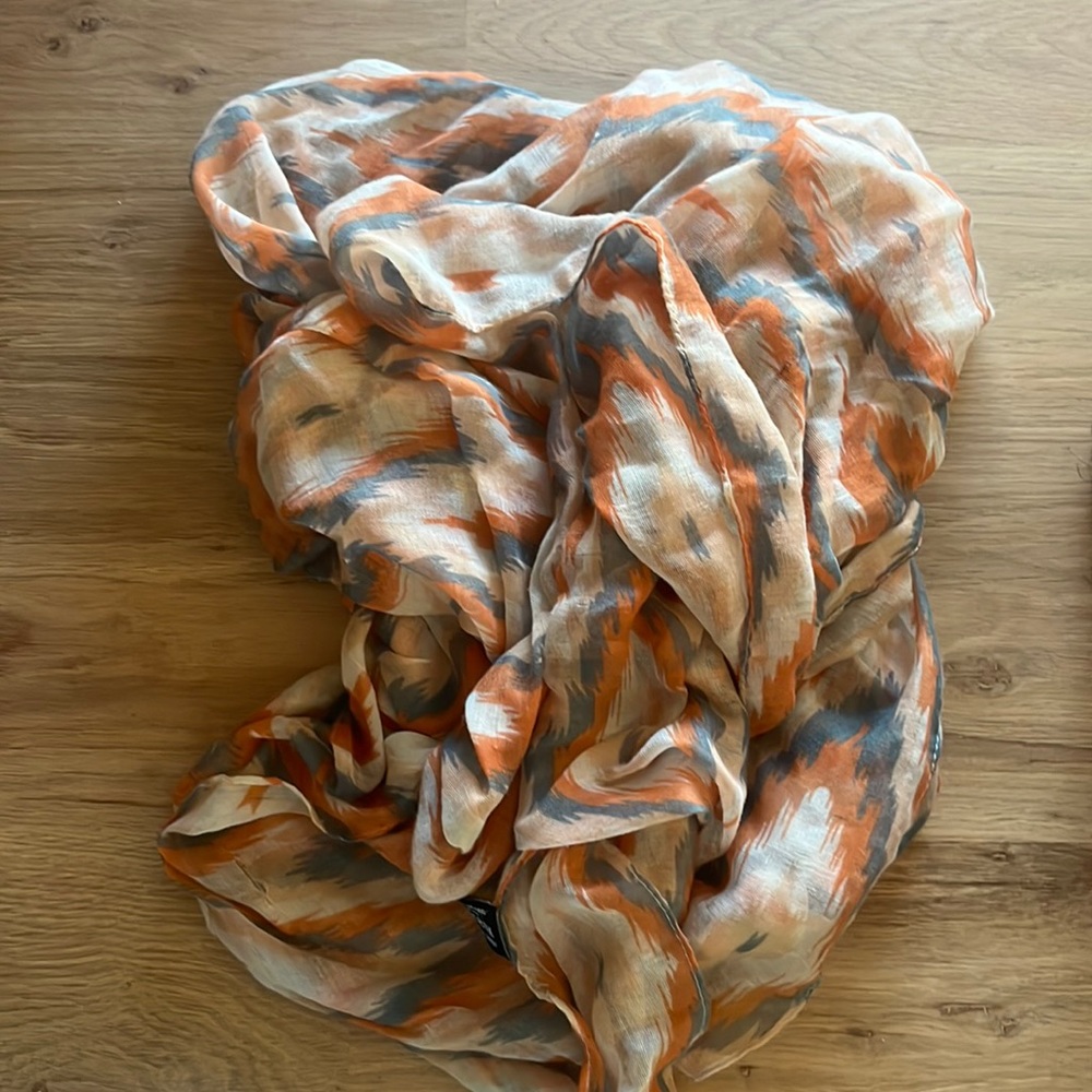 Royal standard scarf
